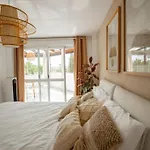 Bright Nordic Style Penthouse In Beachside *