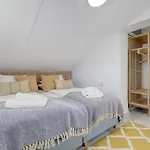 Bright Nordic Style Penthouse In Beachside