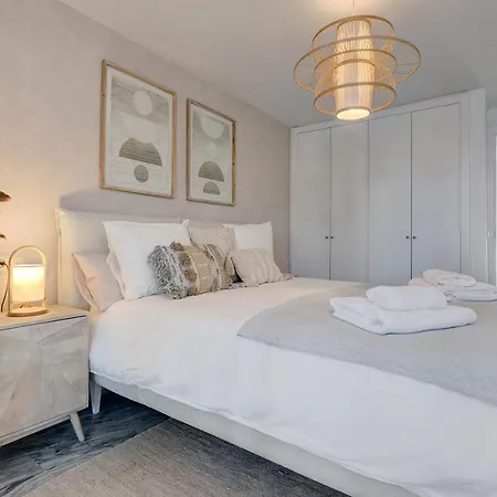 Apartmán Bright Nordic Style Penthouse In Beachside *