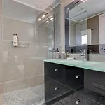 Bright Nordic Style Penthouse In Beachside Apartment *