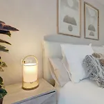 Bright Nordic Style Penthouse In Beachside * Μαρμπέλλα