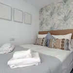 Διαμέρισμα Bright Nordic Style Penthouse In Beachside