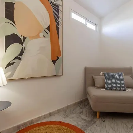 Апартаменты Bright Nordic Style Penthouse In Beachside