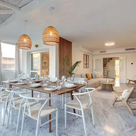 Bright Nordic Style Penthouse In Beachside