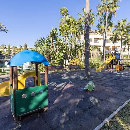 Апартаменты Bright Nordic Style Penthouse In Beachside *