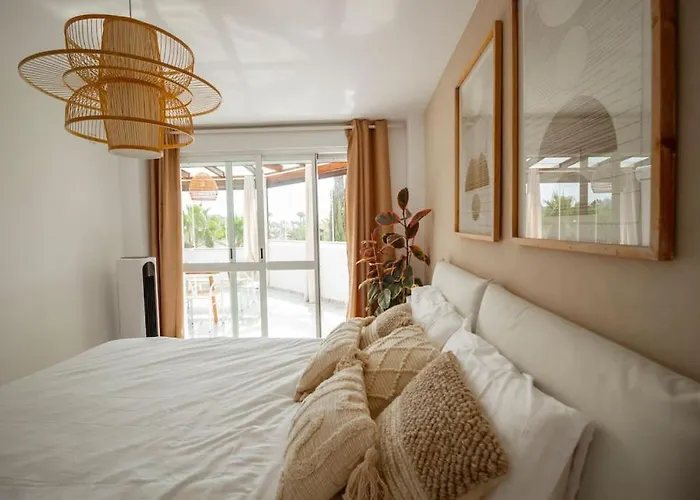 Bright Nordic Style Penthouse In Beachside *