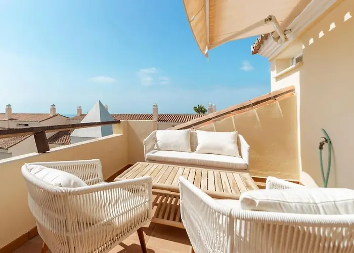 아파트 Bright Nordic Style Penthouse In Beachside 마르베야