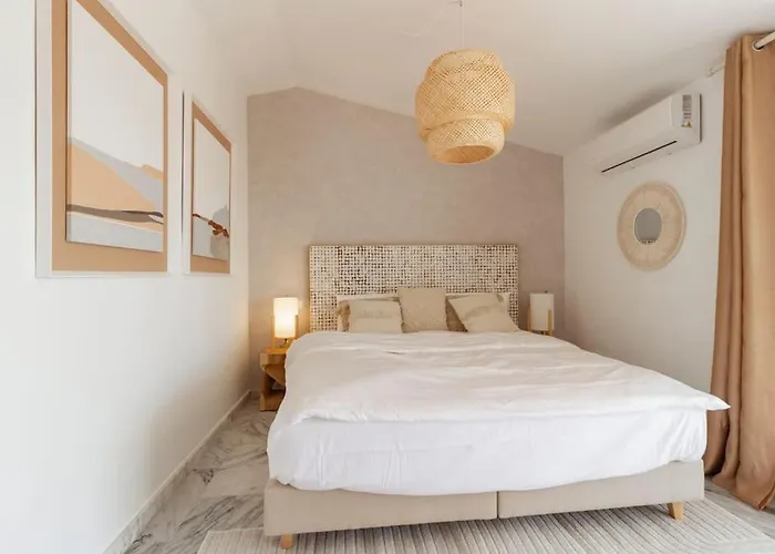 아파트 Bright Nordic Style Penthouse In Beachside 마르베야