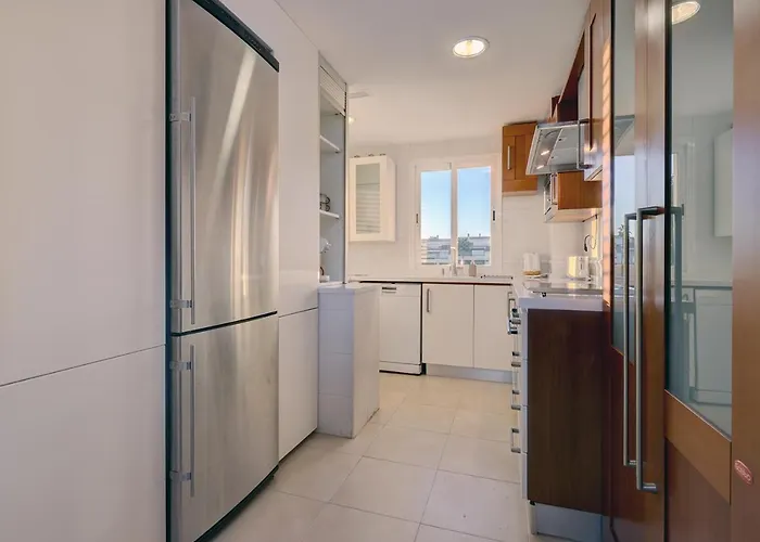 Апартаменти Bright Nordic Style Penthouse In Beachside