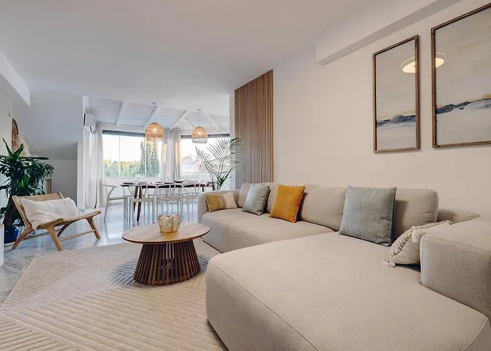 Bright Nordic Style Penthouse In Beachside