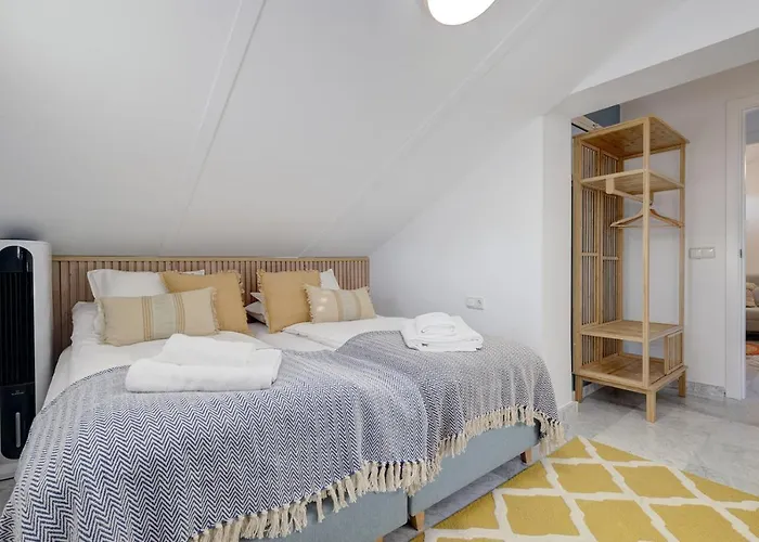 Bright Nordic Style Penthouse In Beachside