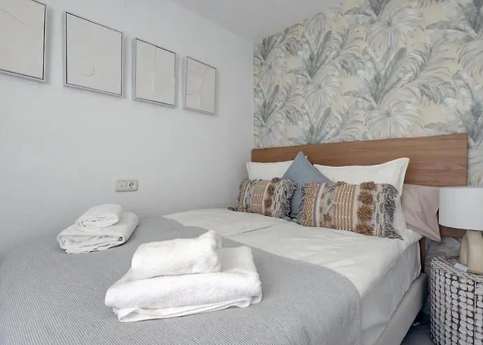 Апартаменти Bright Nordic Style Penthouse In Beachside